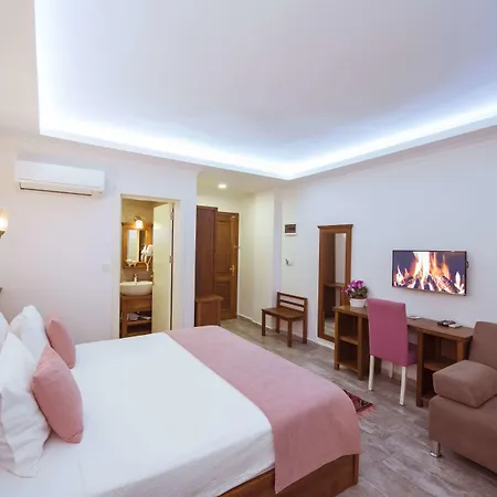 Infinity 3* Φετιγιέ